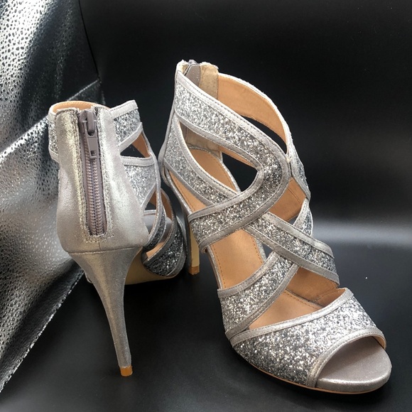 Steve Madden Silver Strappy Glitter Heels - Picture 1 of 11